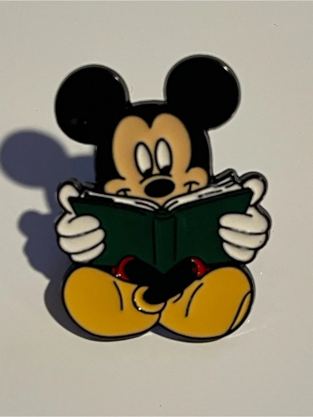 Black and Yellow Cartoon Mickey Mouse Reading  Decor Pin Brooch-NEW